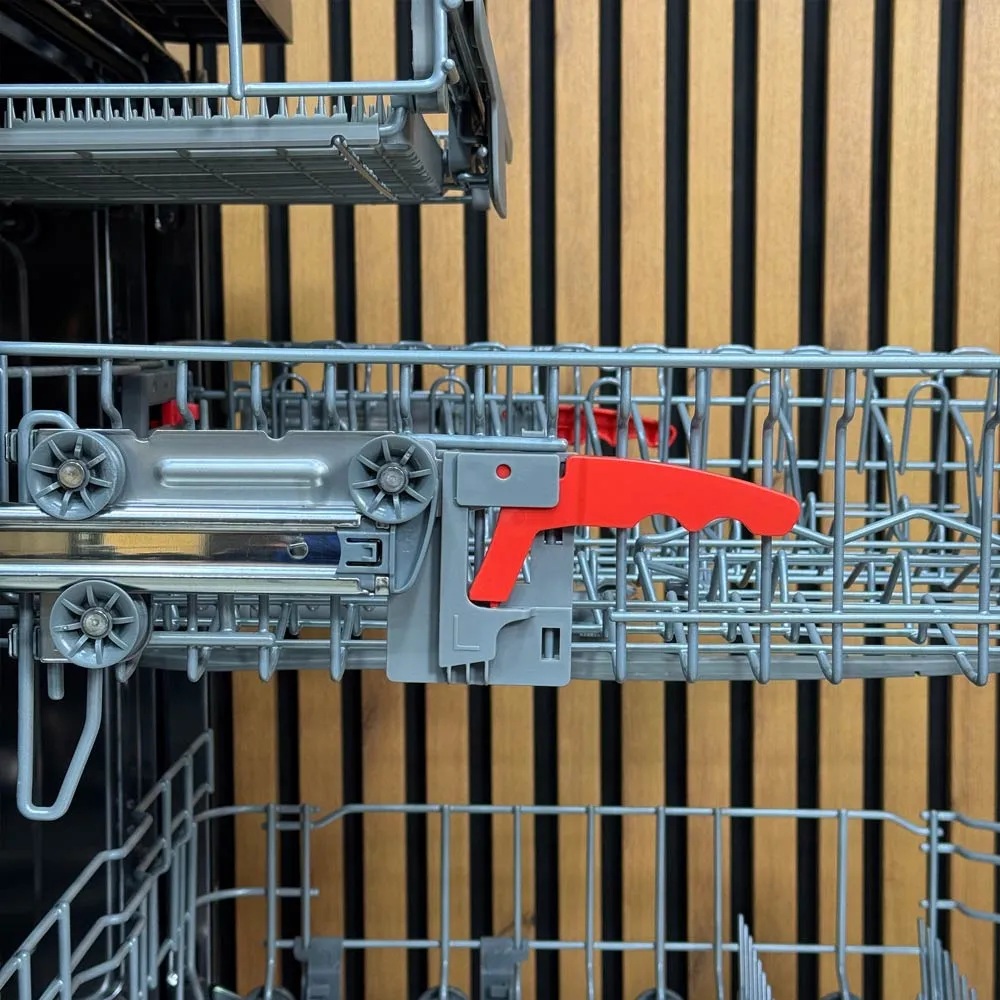 سیستم Automatic Height Adjustment در سبد دوم ماشین ظرفشویی سامسونگ DW60DG550FSG