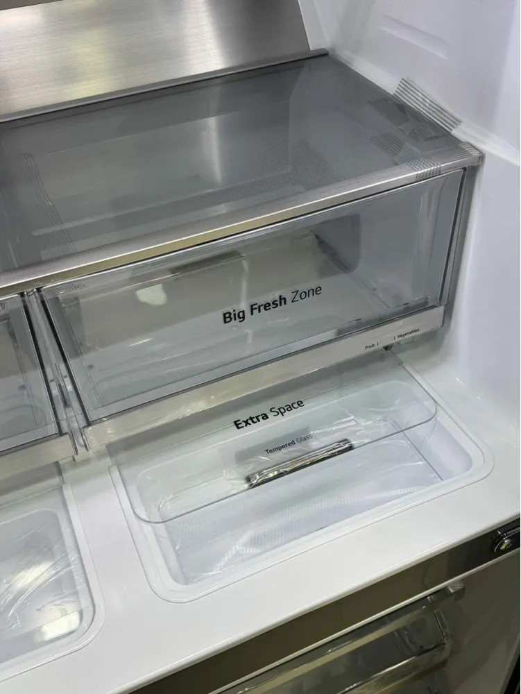 کشوهای Big Fresh Zone و محفظه Extra Space در یخچال ال جی X945