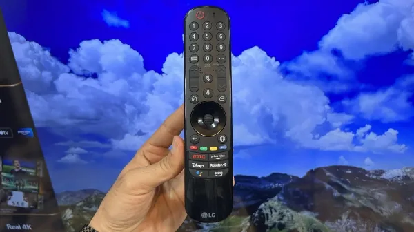 ریموت هوشمند تلویزیون UQ8100